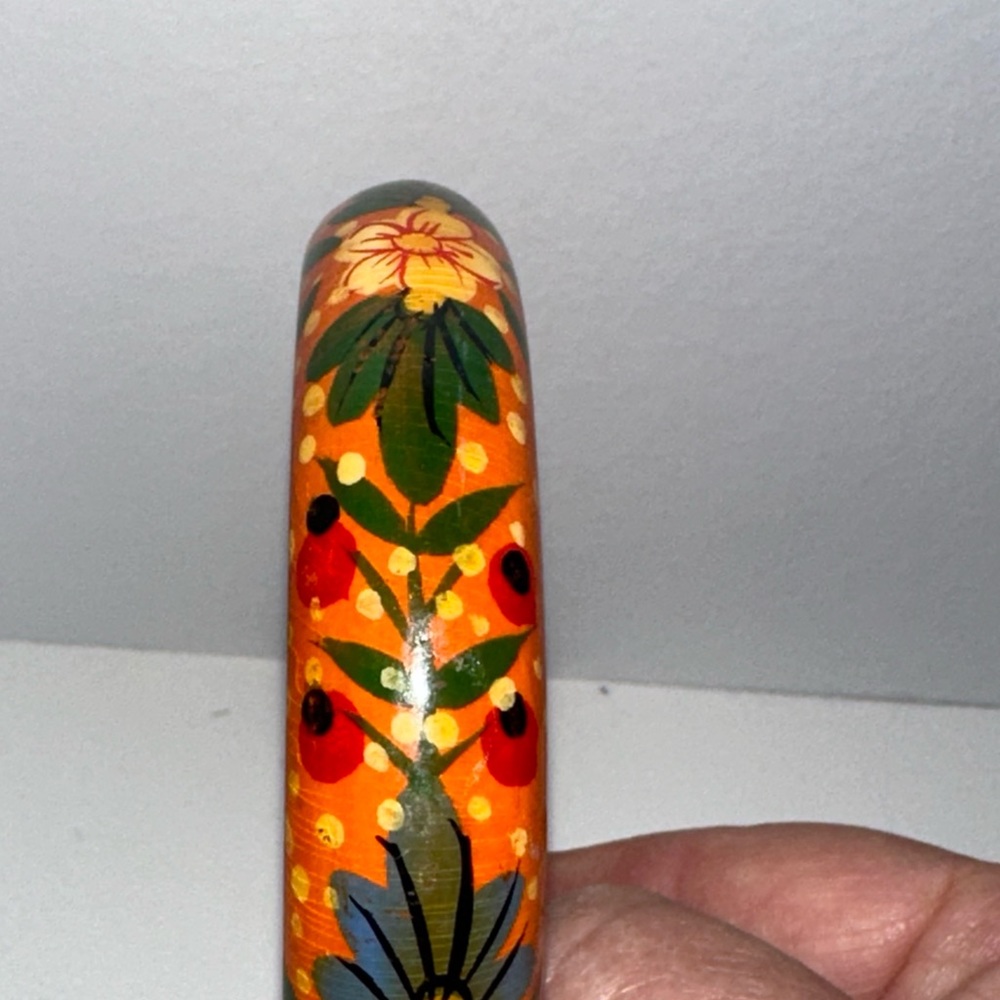 Vintage hand painted lacquered wooden bracelet - Picture 3 of 7